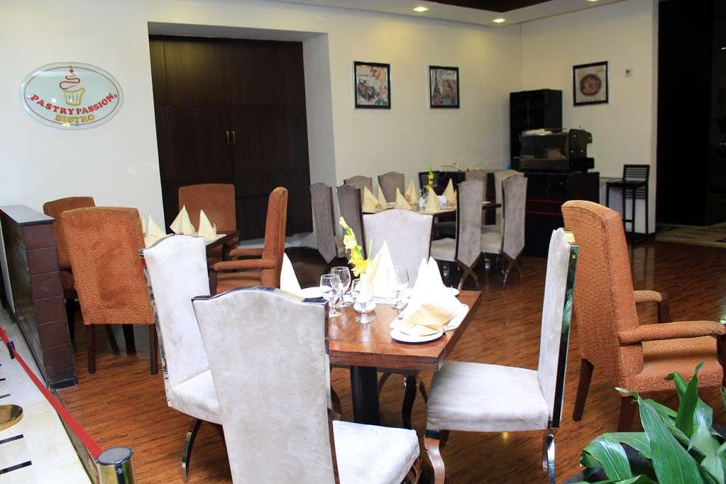 Ramada By Wyndham Islamabad Restaurant photo